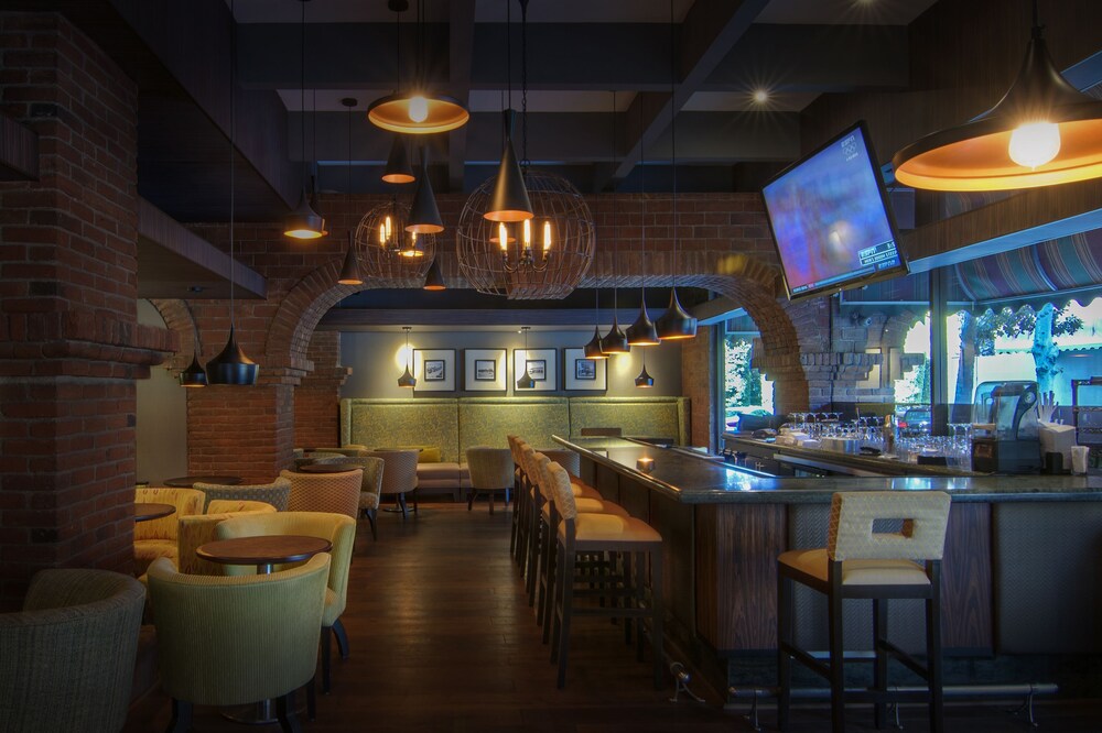 Hotel Bar