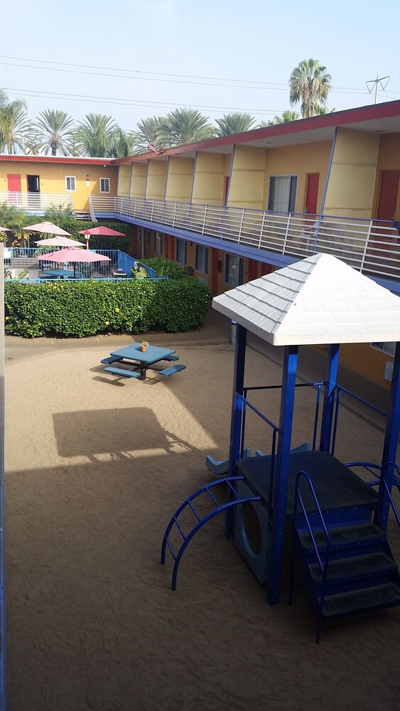 Childrens Play Area - Outdoor