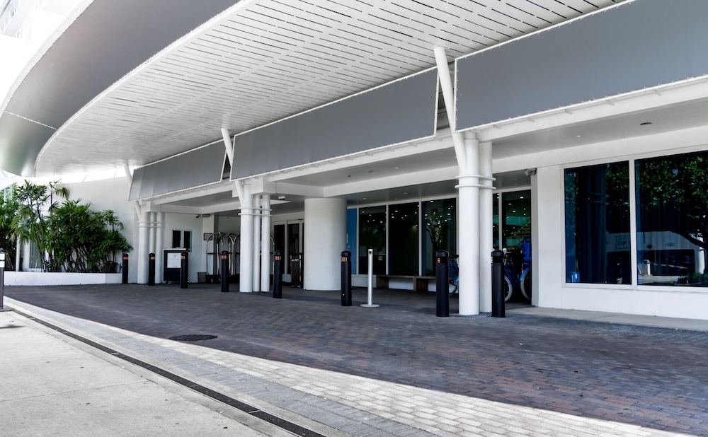 Property entrance, B Ocean Resort