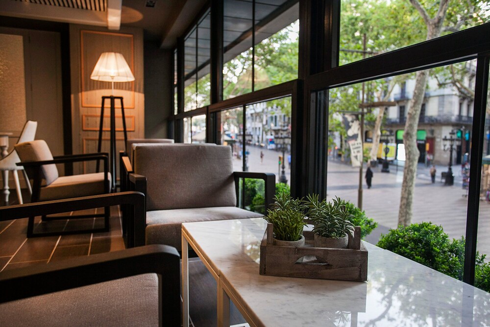 Hotel Bar