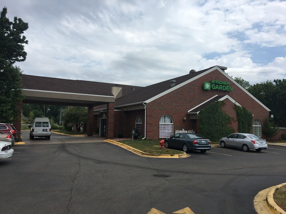 Front of property, Wyndham Garden Grand Rapids Airport