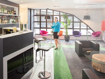 Hotel Bar