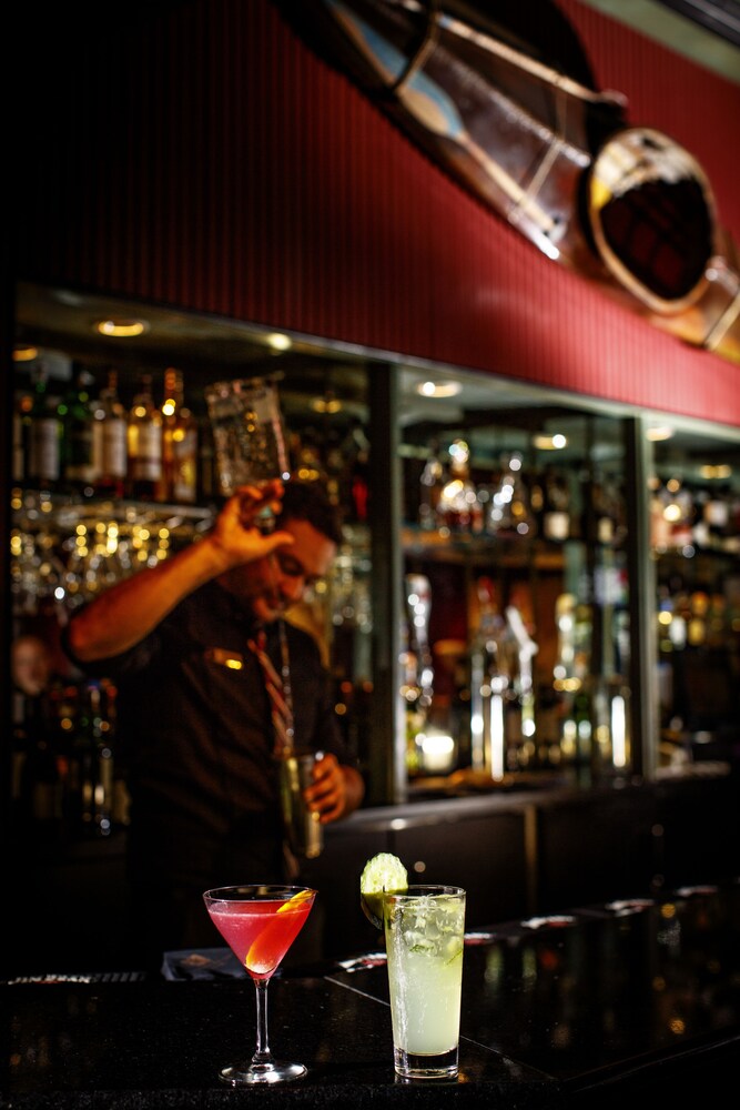 Hotel Bar