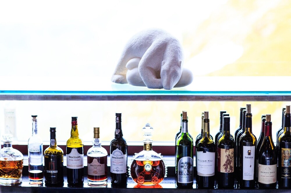 Hotel Bar