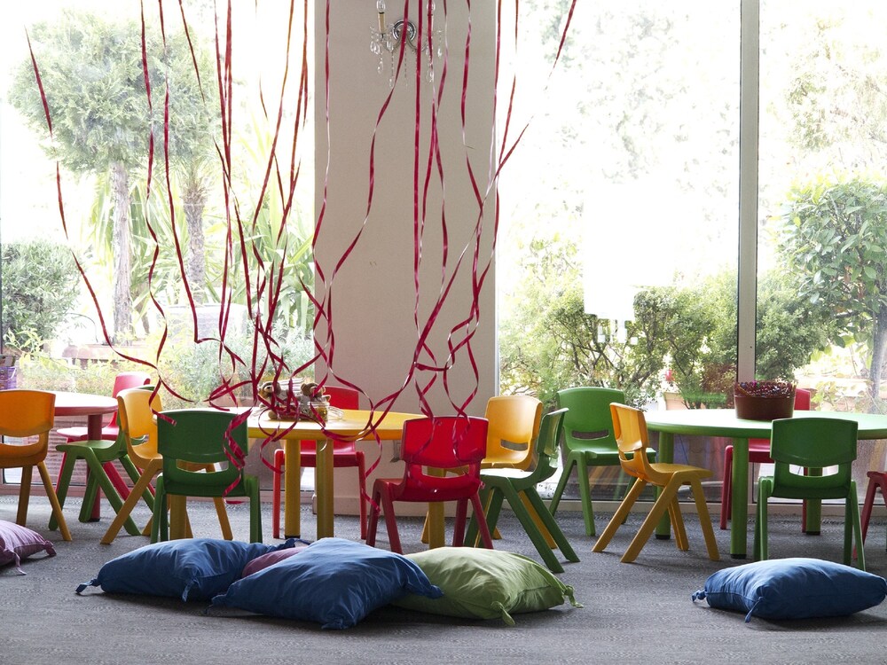 Childrens Play Area - Indoor