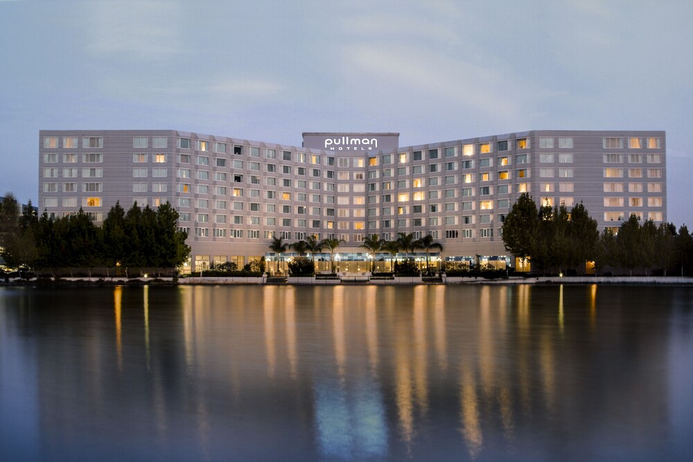 Hotel Front - Evening/Night