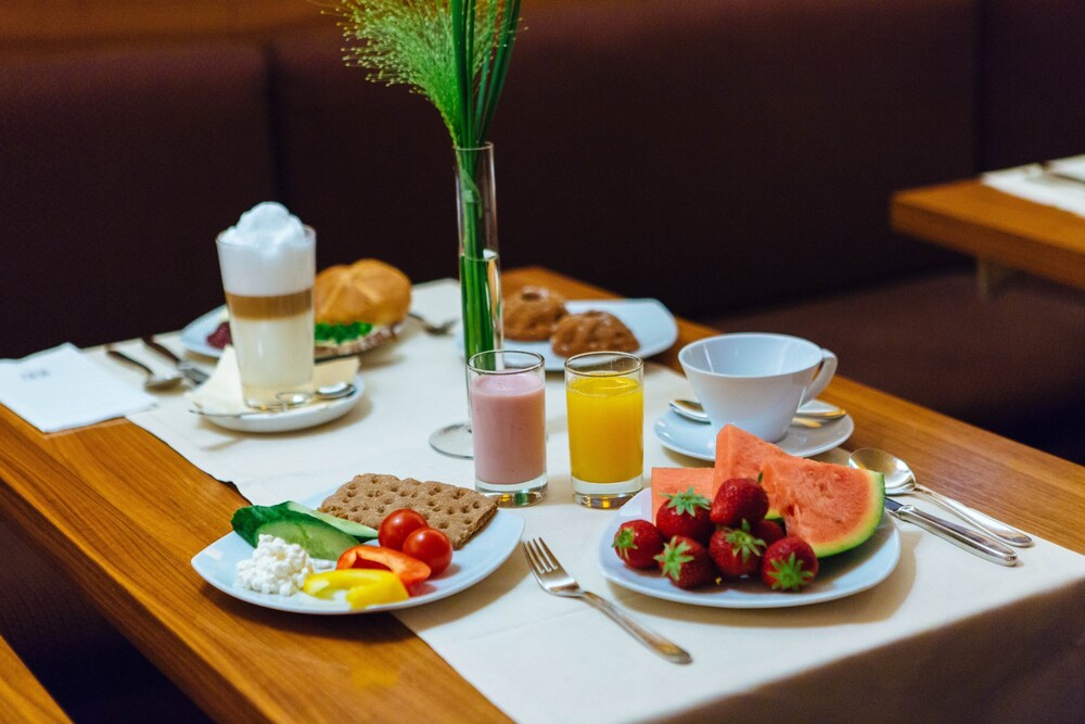 Breakfast area, K+K Hotel Maria Theresia