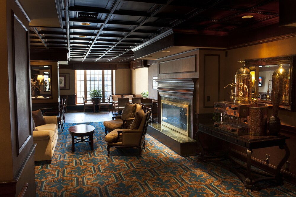 Executive Lounge