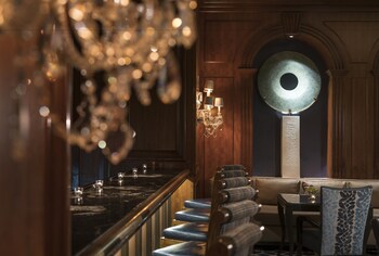 Hotel Lounge