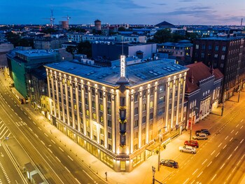 Hotel Front - Evening/Night