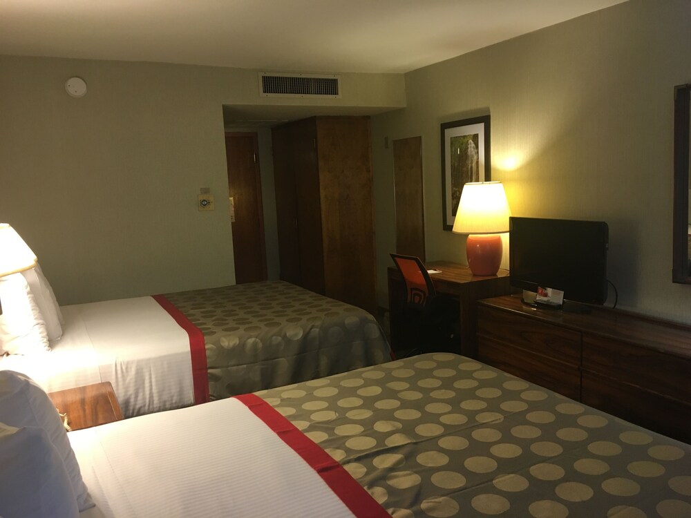 Room, Ramada by Wyndham Portland Airport