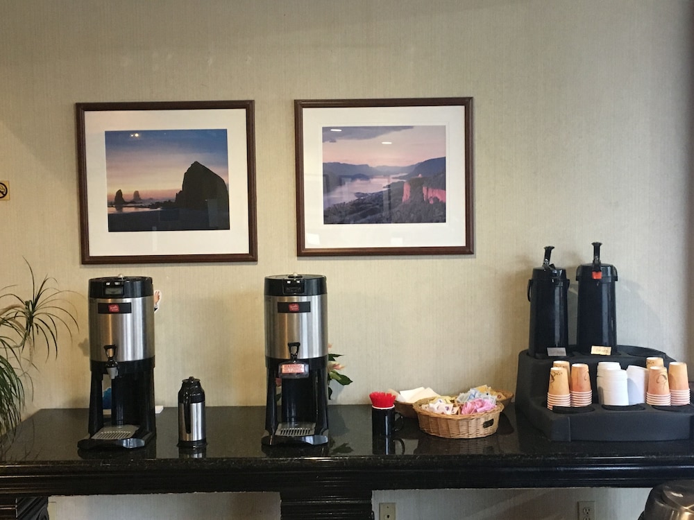 Coffee service, Ramada by Wyndham Portland Airport