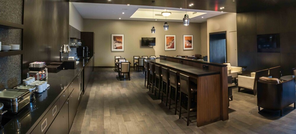 Executive Lounge