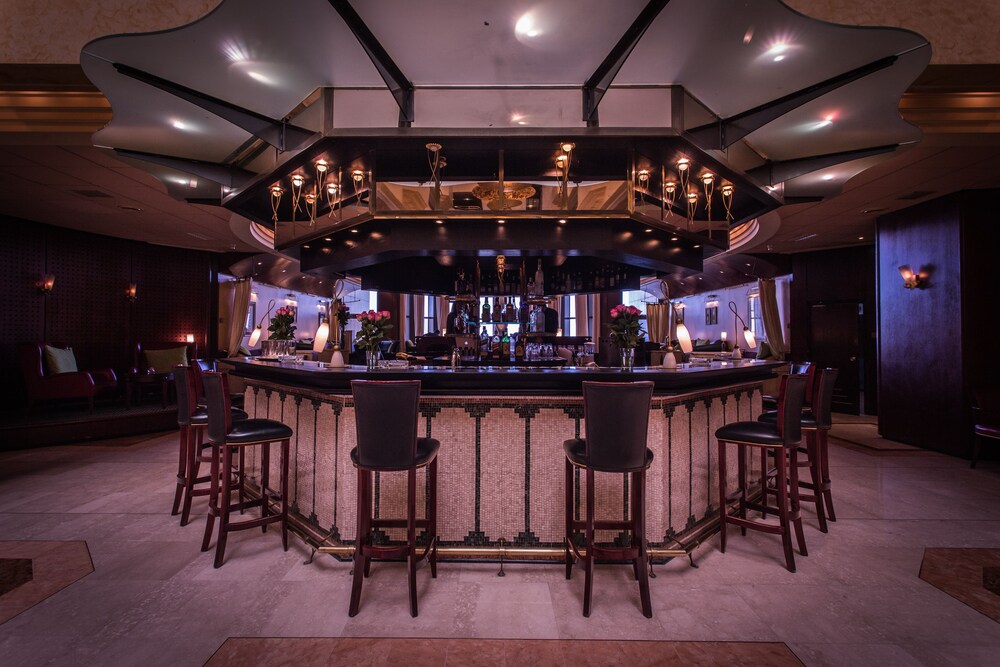 Hotel Bar