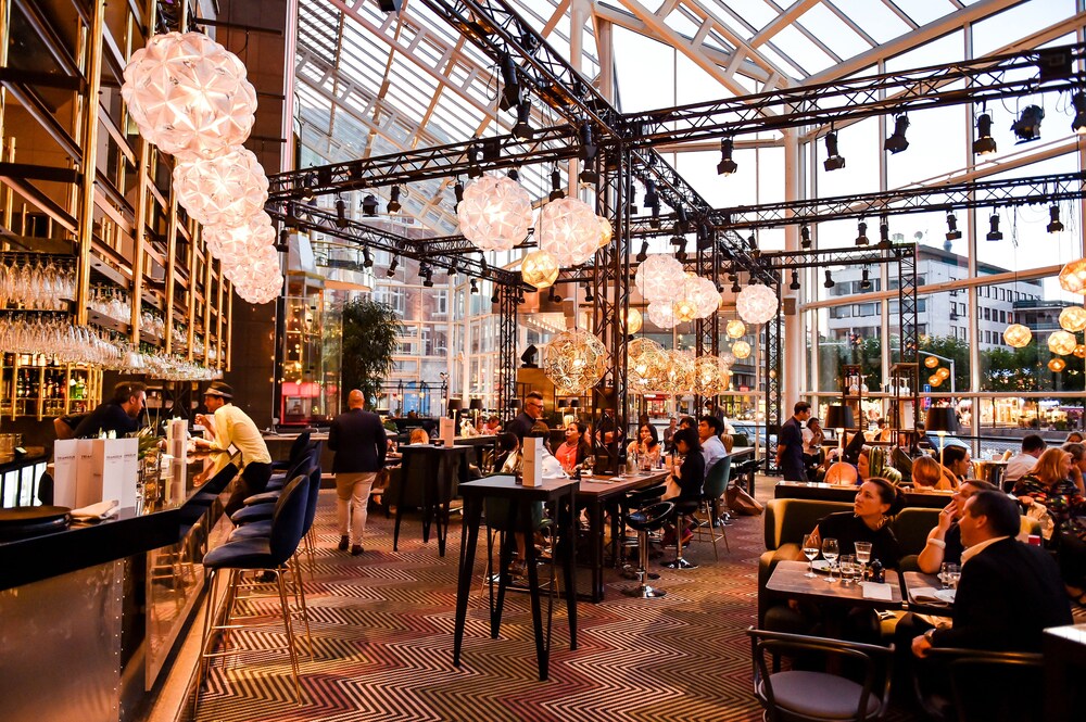 Hotel Bar