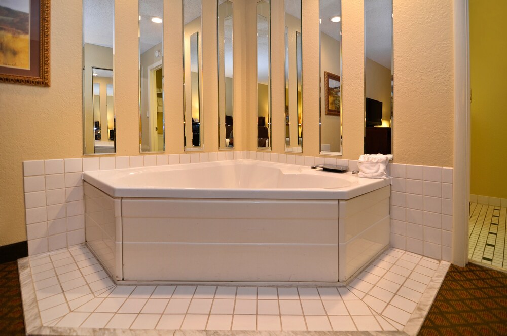 Jetted Tub