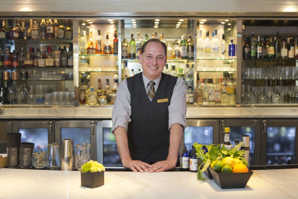 Hotel Bar