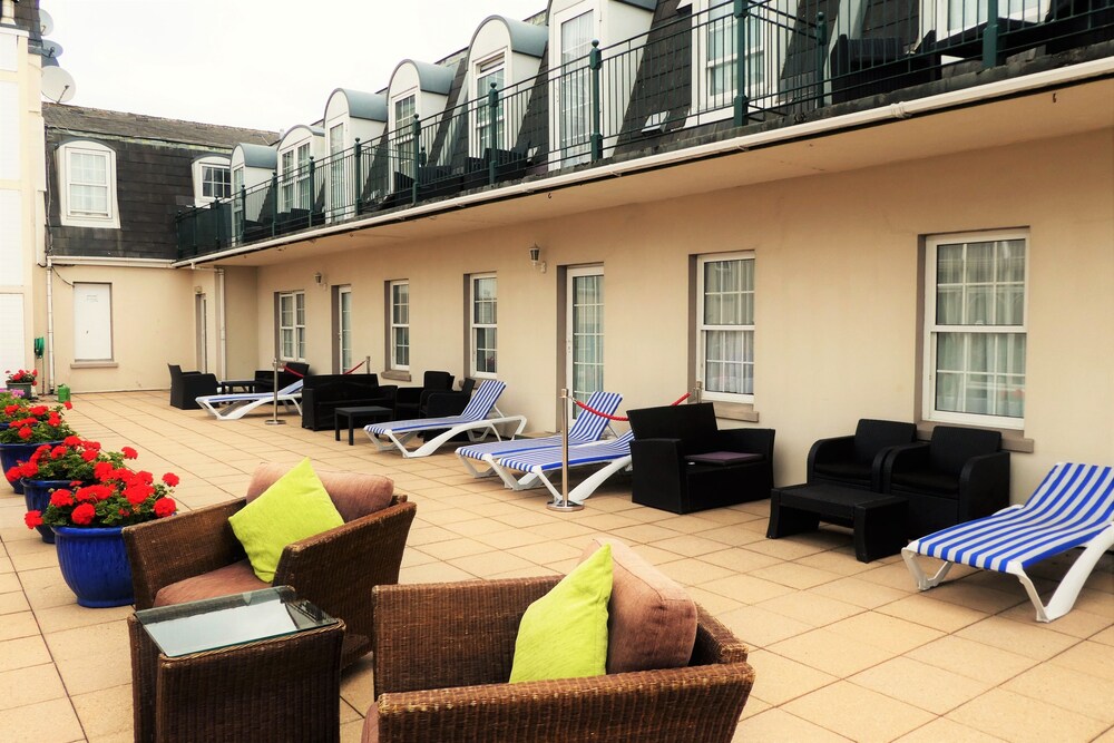 Sundeck