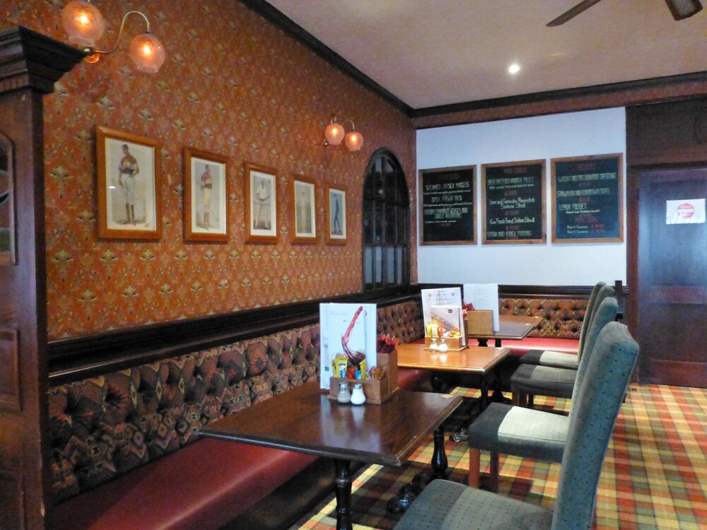 Hotel Bar