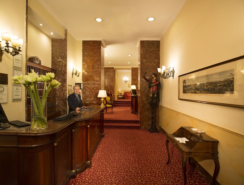 Concierge Desk