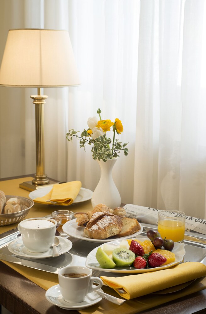 Room Service - Dining