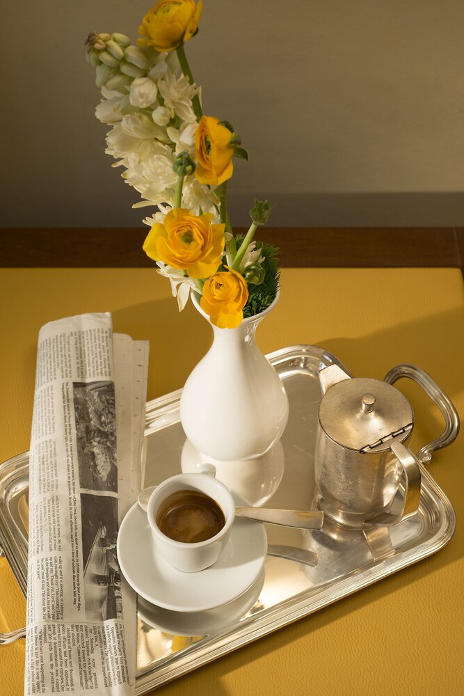 Room Service - Dining