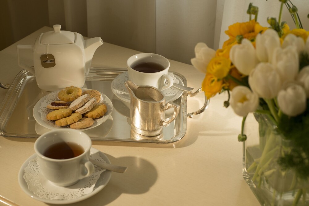 Room Service - Dining