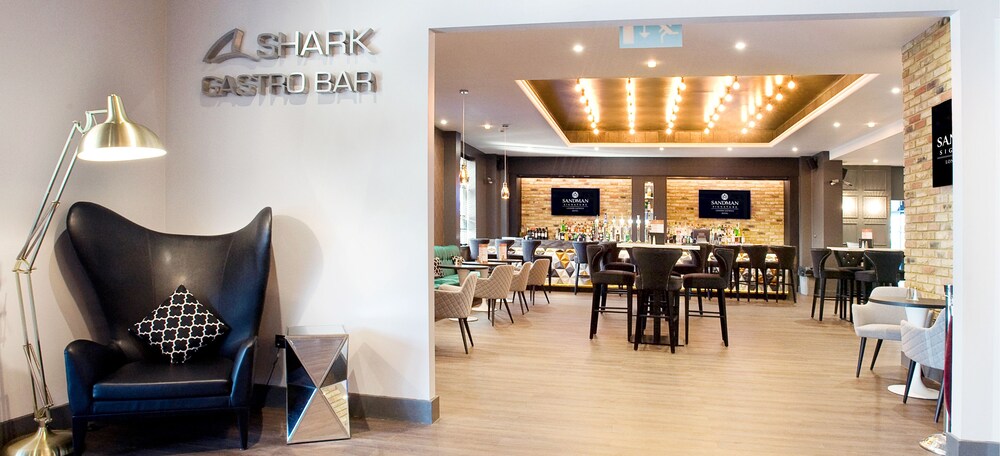Hotel Bar