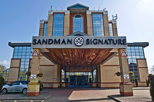 Sandman Signature London Gatwick Hotel
