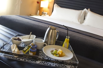 Room Service - Dining