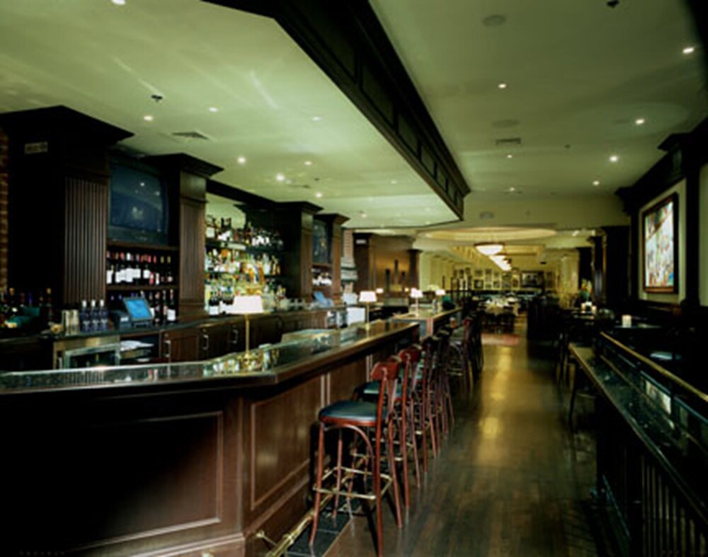 Hotel Bar