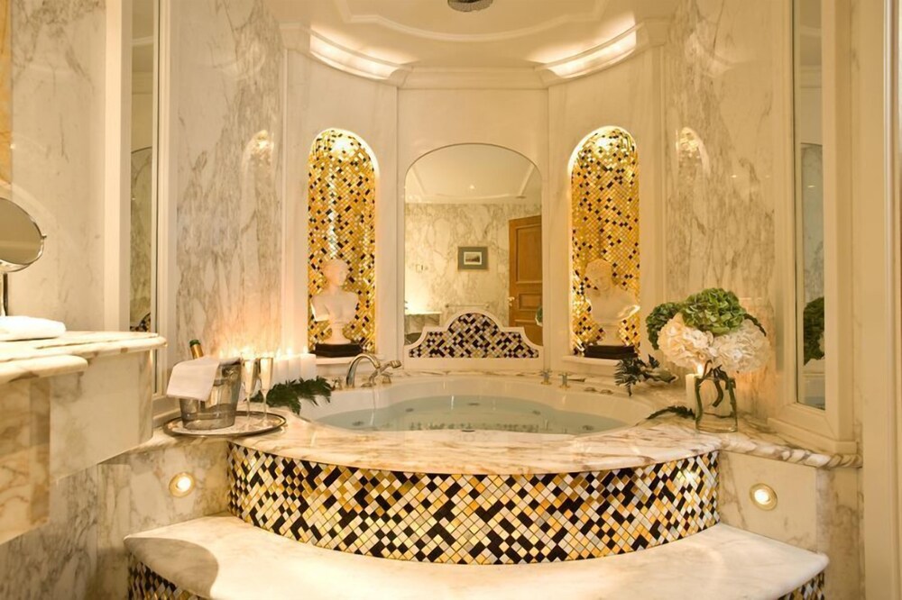 Jetted Tub