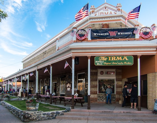 Irma Hotel
