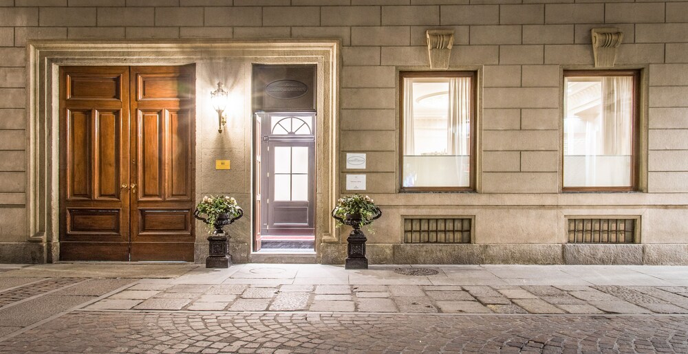 Façade de l'hôtel - Soir/Nuit