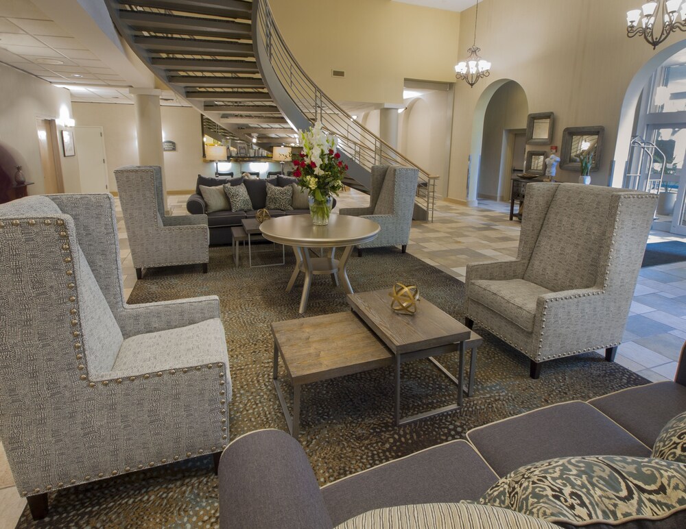 Lobby sitting area, Hotel Ithaca