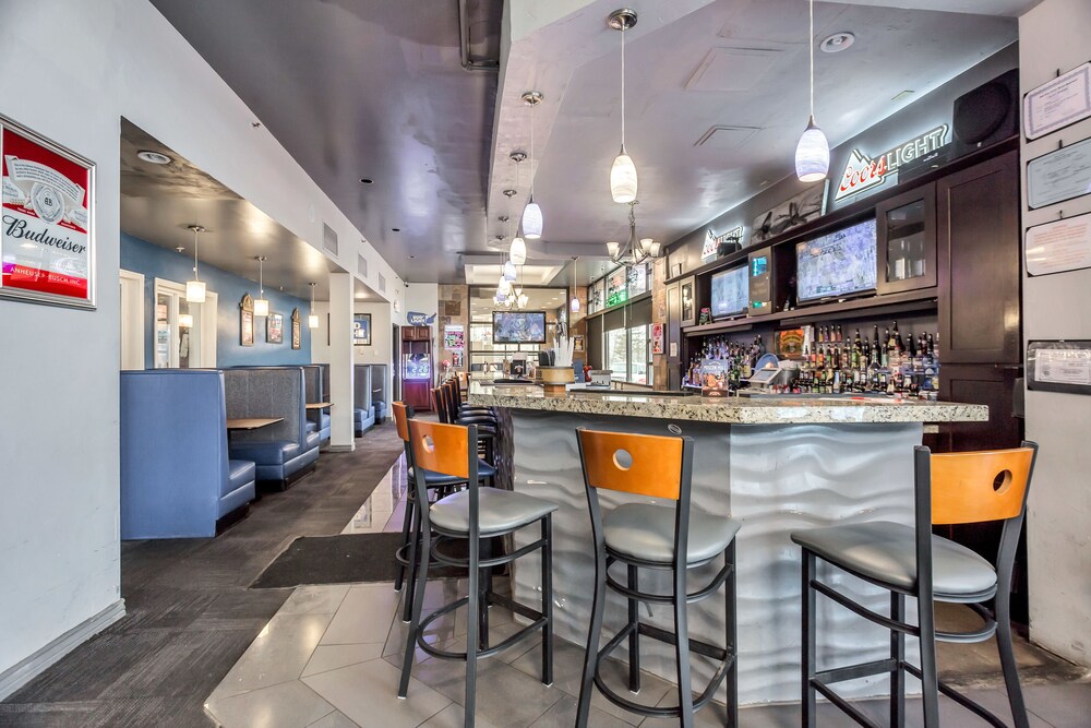Hotel Bar