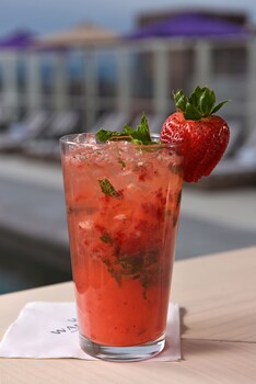 Poolside Bar