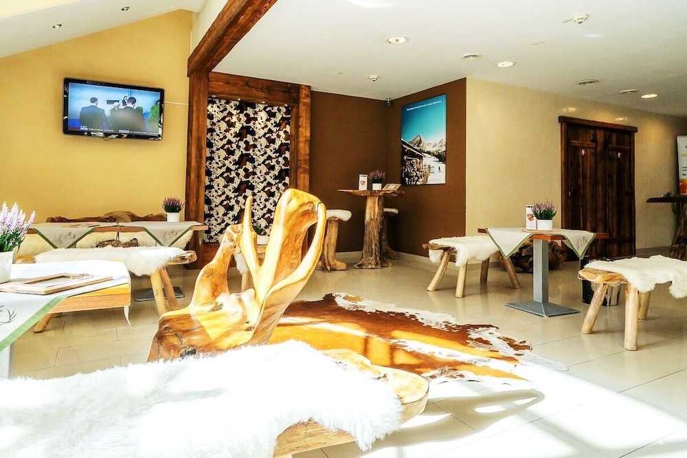 Lobby-Lounge