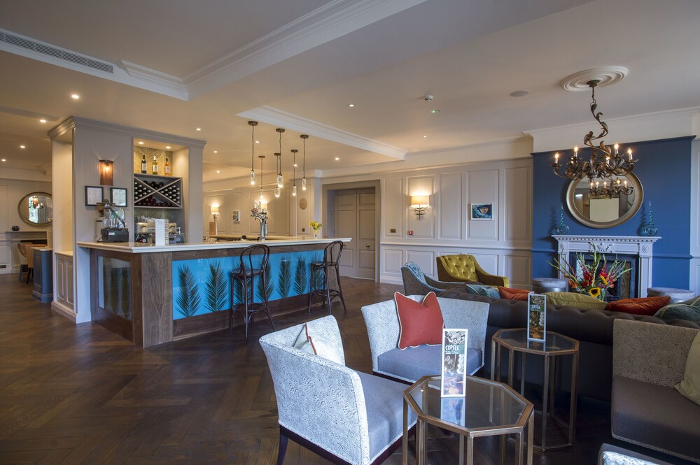 Hotel Lounge