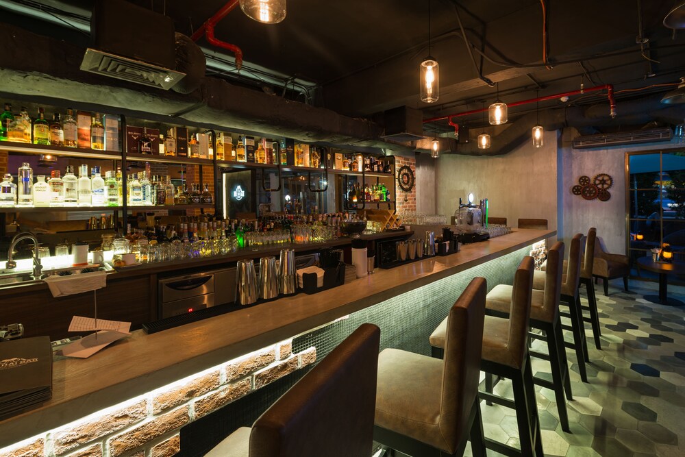 Hotel Bar