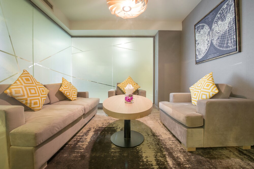 Executive Lounge