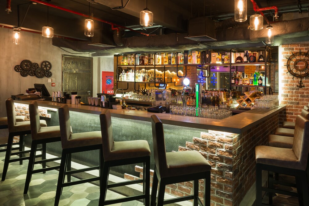 Hotel Bar