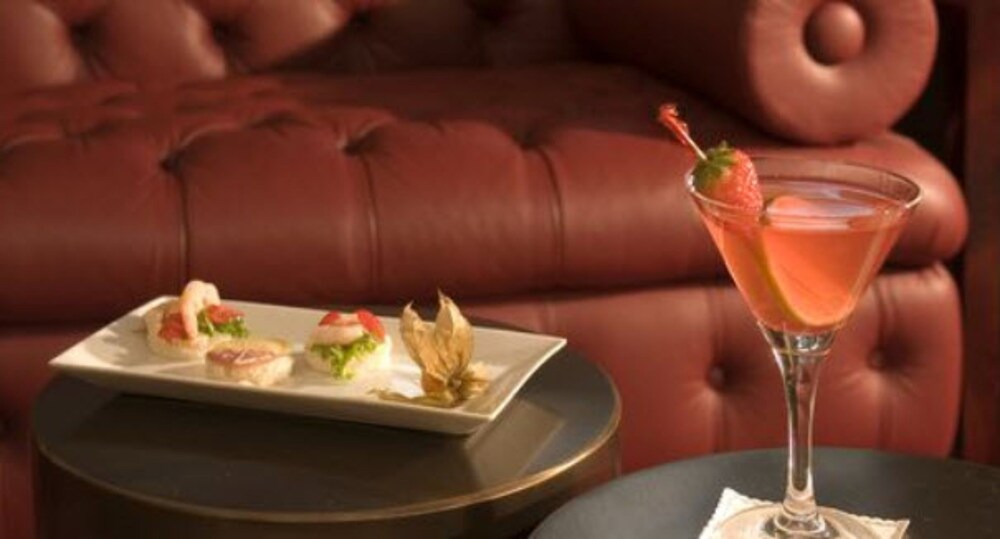 Hotel Bar