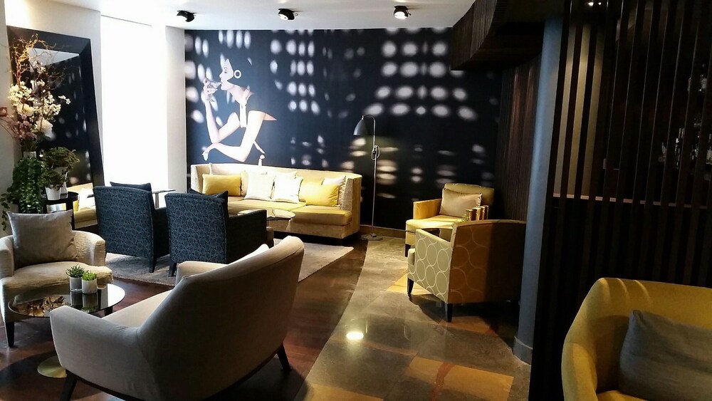 Hotel Lounge