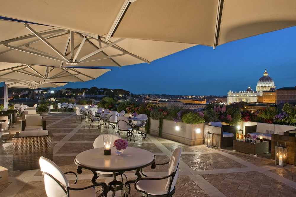 Hotel Bar