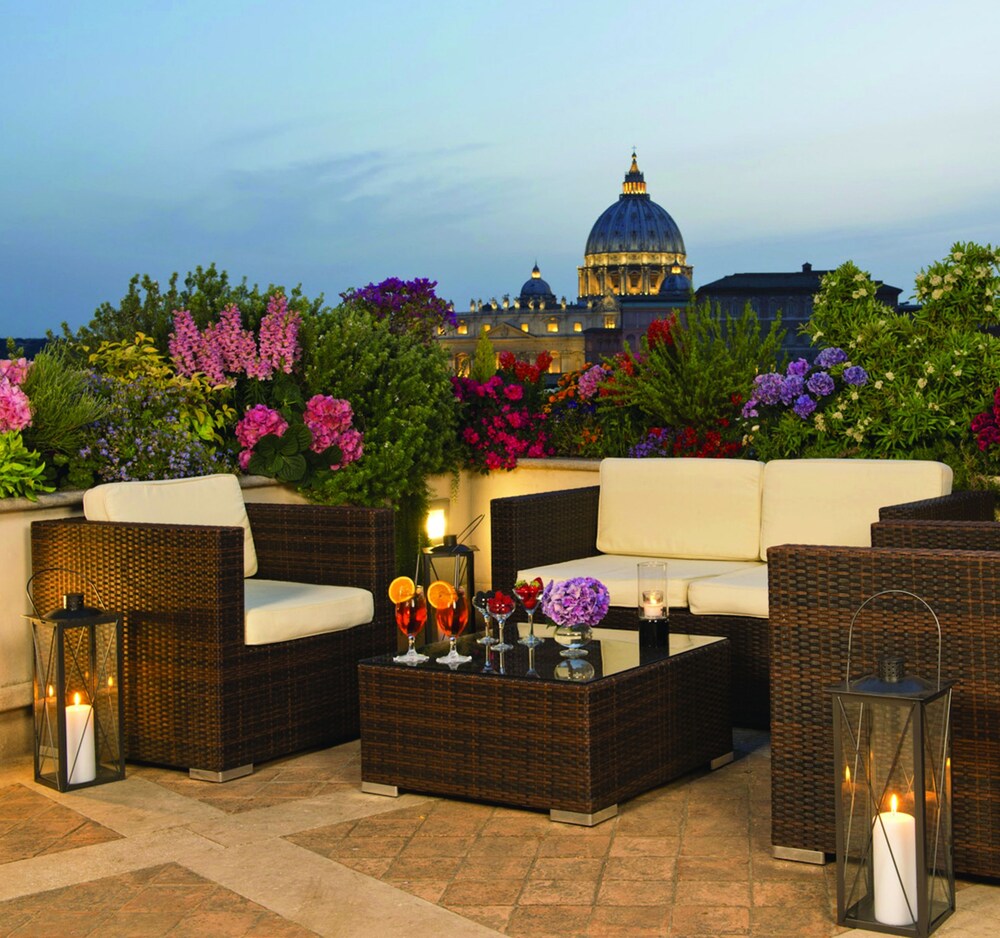 Hotel Bar