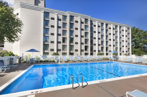DoubleTree by Hilton Hotel Pittsburgh - Meadow Lands