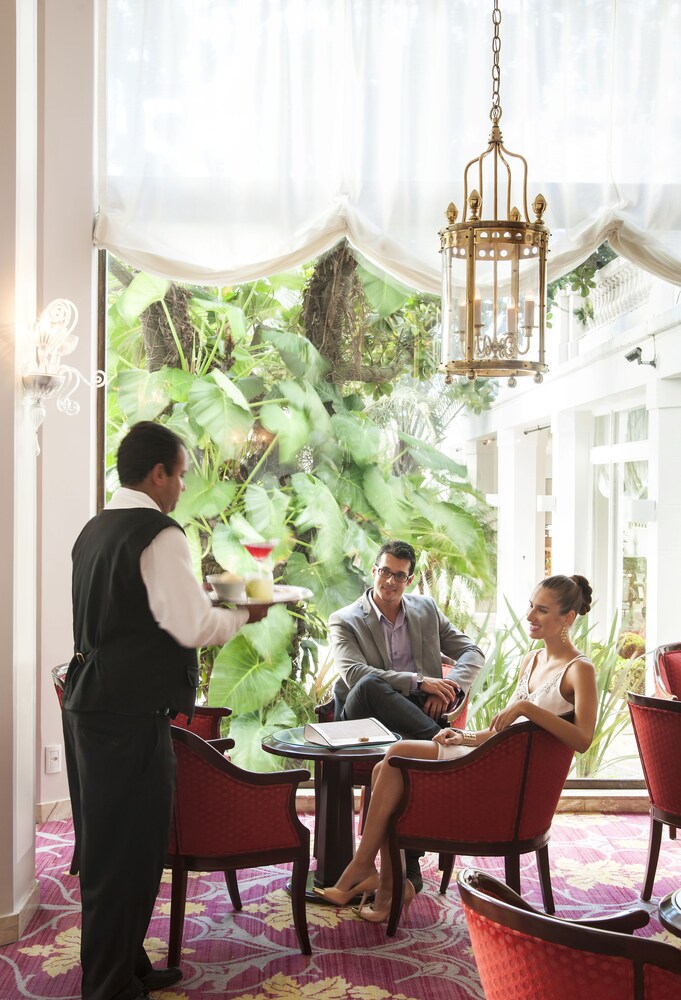 Hotel Lounge