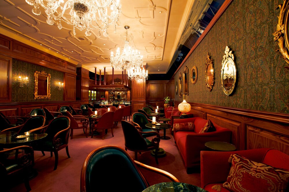 Hotel Bar