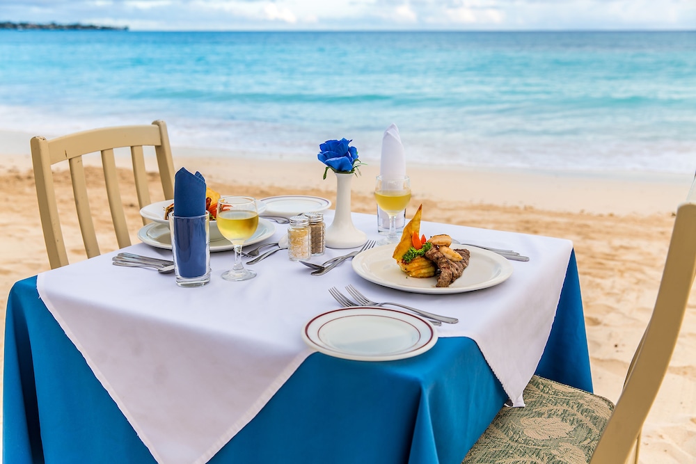 Couples Dining
